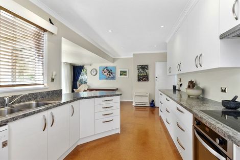 Photo of property in 20 Handyside Street, Tawa, Wellington, 5028