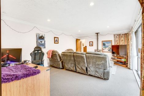 Photo of property in 70 Sarabande Avenue, Redwood, Christchurch, 8051