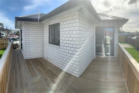 Photo of property in 1 Seddon Avenue, Papatoetoe, Auckland, 2104