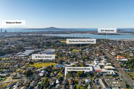 Photo of property in 1/18 Gladstone Road, Northcote, Auckland, 0627