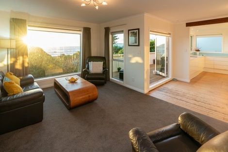 Photo of property in 13 Aperahama Street, Paekakariki, 5034
