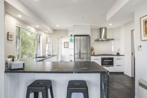 Photo of property in 5a Craig Road, Milford, Auckland, 0620