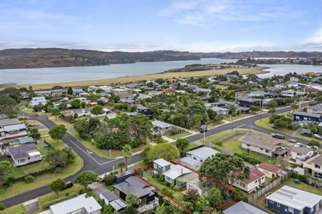 Photo of property in 24 Uenuku Avenue, Raglan, 3225