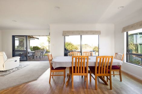 Photo of property in 24 Highgrove Drive, Grandview Heights, Hamilton, 3200