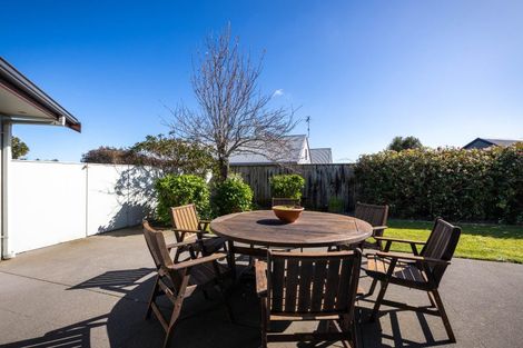 Photo of property in 12 Montrose Place, Highlands Park, New Plymouth, 4312
