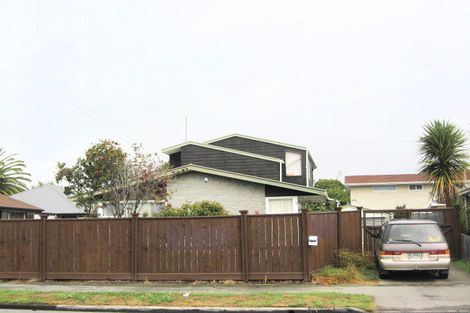 Photo of property in 111 Gayhurst Road, Dallington, Christchurch, 8061