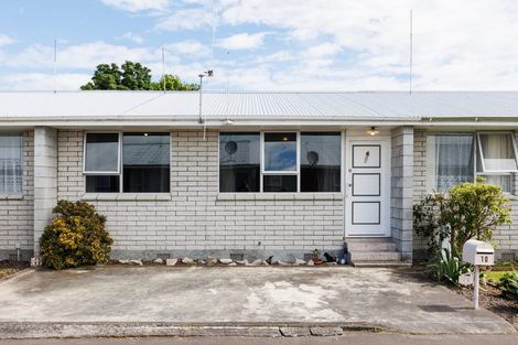 Photo of property in 10 Kiwi Court, Roslyn, Palmerston North, 4414