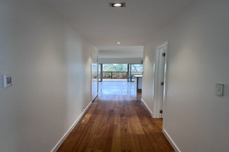 Photo of property in 22 Tiri Road, Manly, Whangaparaoa, 0930