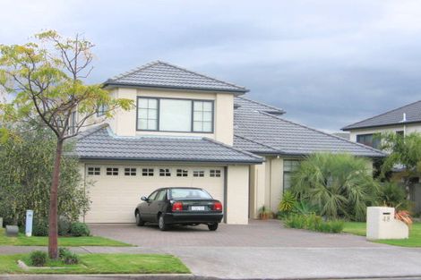 Photo of property in 48 Delmont Close, East Tamaki Heights, Auckland, 2016