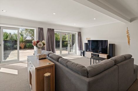 Photo of property in 34 Kinmont Crescent, Kinmont Park, Mosgiel, 9024