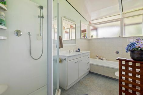 Photo of property in 32 Rutherford Terrace, Meadowbank, Auckland, 1072
