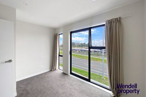 Photo of property in 3/86 Fred Taylor Drive, Westgate, Auckland, 0814