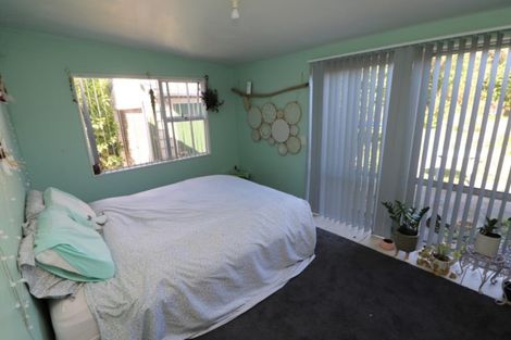 Photo of property in 12 Easton Street, Foxton, 4814