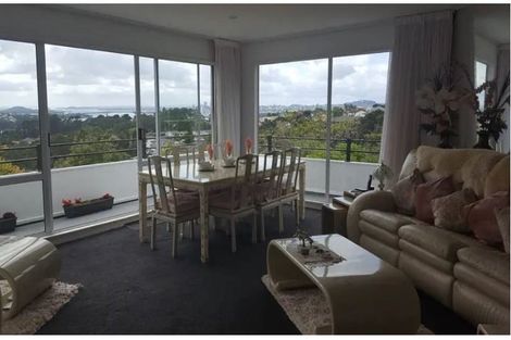 Photo of property in 28 Murano Place, Chatswood, Auckland, 0626