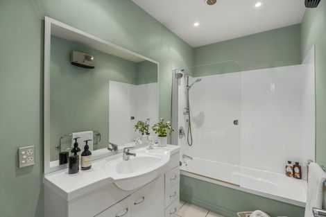 Photo of property in 10 Premier Place, Arrowtown, 9302