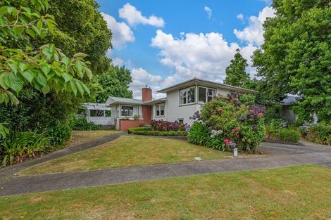 Photo of property in 15 Surrey Crescent, Hokowhitu, Palmerston North, 4410