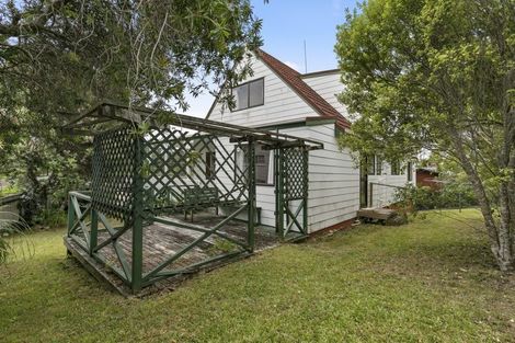 Photo of property in 1 Francis Curtis Avenue, Blockhouse Bay, Auckland, 0600