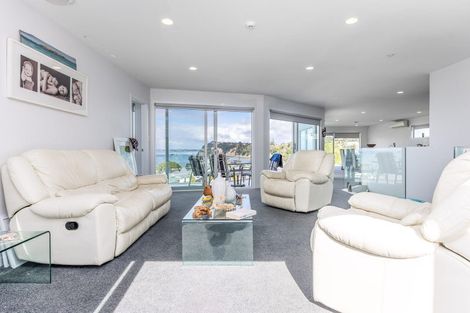 Photo of property in 18 Zita Avenue, Matakatia, Whangaparaoa, 0930