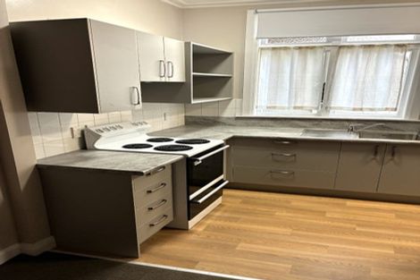 Photo of property in 48 Queens Drive, Lyall Bay, Wellington, 6022