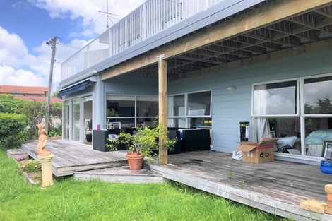 Photo of property in 1/42 Seacliffe Avenue, Belmont, Auckland, 0622
