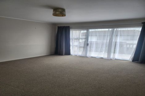 Photo of property in 2/100 Titirangi Road, New Lynn, Auckland, 0600