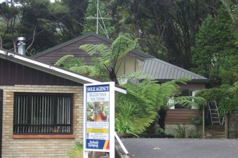 Photo of property in 204 Godley Road, Titirangi, Auckland, 0604