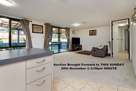 Photo of property in 17 Rehia Road, Massey, Auckland, 0614