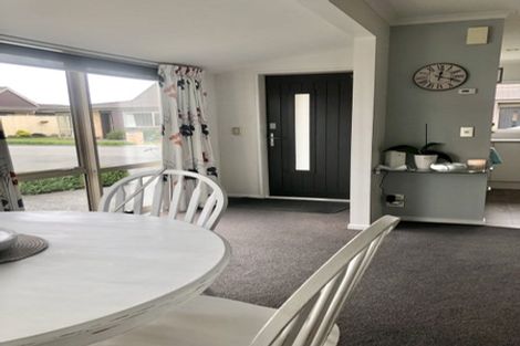 Photo of property in 3 Reeves Road, Rangiora, 7400