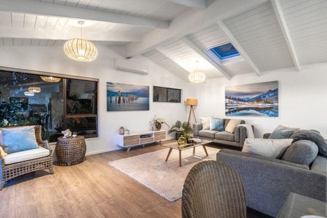 Photo of property in 22 Pendrell Road, Piha, New Lynn, 0772