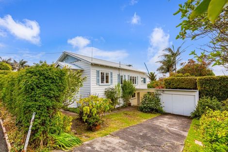 Photo of property in 22 Merani Street, Narrow Neck, Auckland, 0622