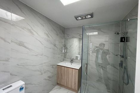 Photo of property in 8/101 Hobsonville Road, West Harbour, Auckland, 0618