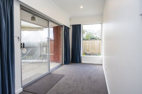 Photo of property in 64 Hamilton Avenue, Ilam, Christchurch, 8041