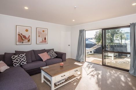 Photo of property in 27 Titoki Road, Waikanae Beach, Waikanae, 5036