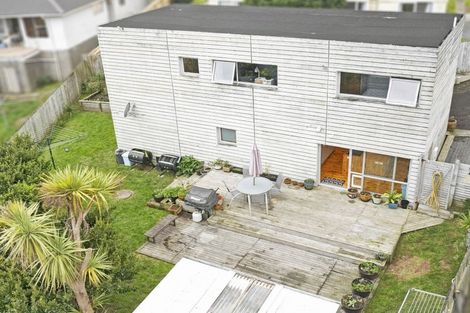 Photo of property in 25a Bell Street, Tawa, Wellington, 5028