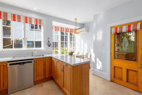 Photo of property in 104 Dyers Pass Road, Cashmere, Christchurch, 8022