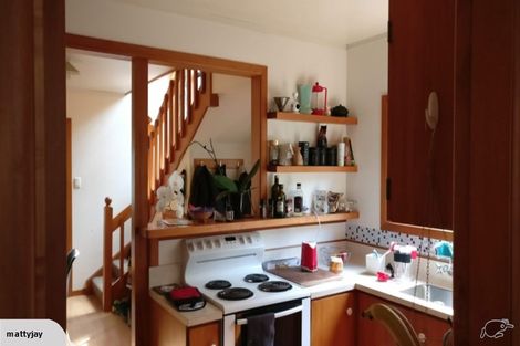 Photo of property in 2/5 Scarborough Terrace, Mount Victoria, Wellington, 6011