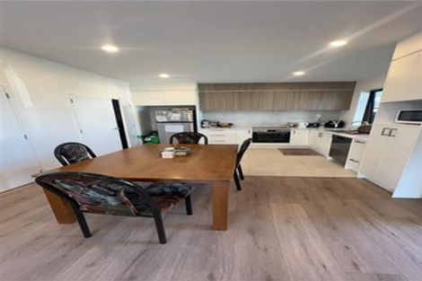 Photo of property in 1/233 Great North Road, Henderson, Auckland, 0612