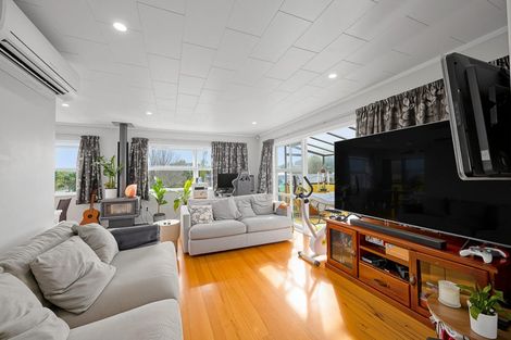 Photo of property in 5 Edgewood Way, Henderson, Auckland, 0612
