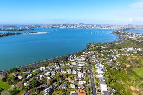 Photo of property in 2/81 Sylvan Avenue, Northcote, Auckland, 0627