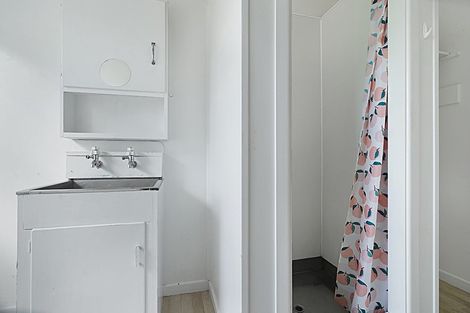 Photo of property in 40 West Coast Road, Glen Eden, Auckland, 0602