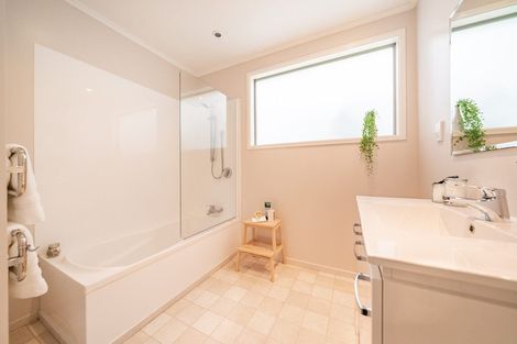 Photo of property in 55 Wyndham Road, Pinehaven, Upper Hutt, 5019