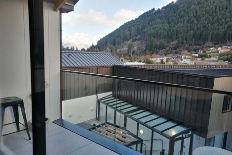 Photo of property in The Alex Apartments, 8/135a Hallenstein Street, Queenstown, 9300