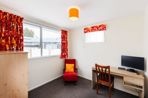 Photo of property in 28 Escort Grove, Awapuni, Palmerston North, 4412