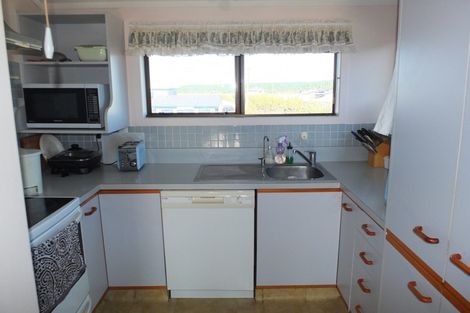 Photo of property in 39 Shortt Street, Foxton Beach, Foxton, 4815