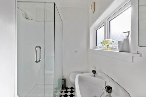 Photo of property in 1/30 Ngataringa Road, Devonport, Auckland, 0624