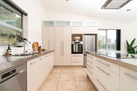 Photo of property in 58 Tiketike Way, Brooklyn, Wellington, 6021