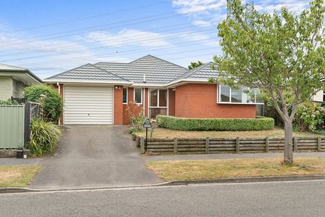 Photo of property in 1 Ilfracombe Place, Burnside, Christchurch, 8053
