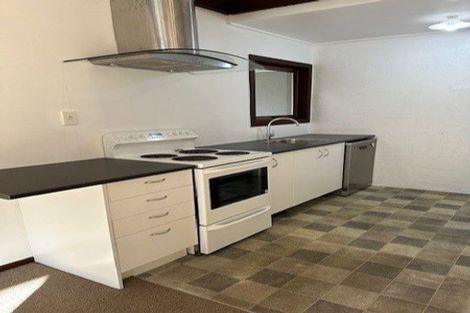 Photo of property in 70 Nimmo Avenue East, Waikanae, 5036