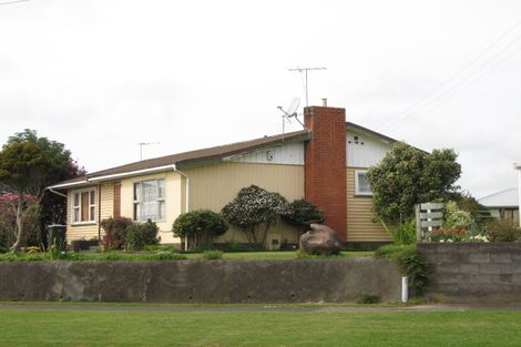 Photo of property in 27 Raleigh Street, Waitara, 4320
