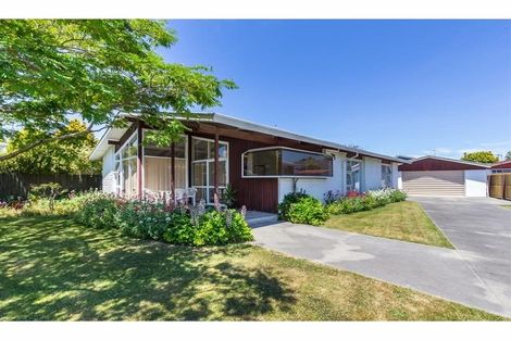 Photo of property in 25 Rosedale Place, Avonhead, Christchurch, 8042